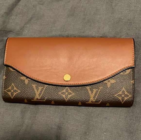 Authentic Louis Vuitton Monogram Sarah Tuileries 🥰 - Picture 2 of 8